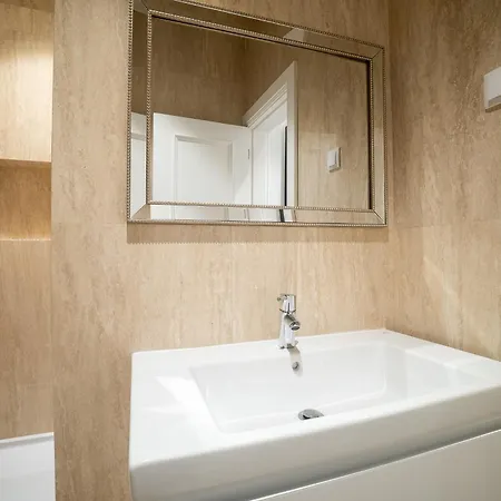 Whome Stylish Oasis With Patio Near Parque Eduardo Vii Apartment *